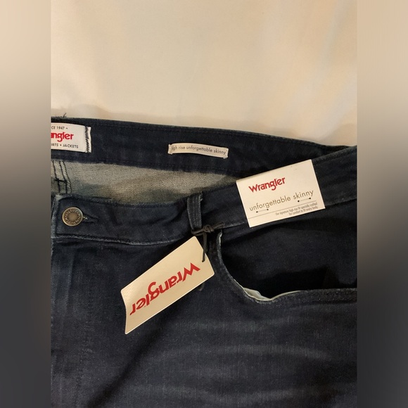 NWT Women’s Wrangler High Rise Unforgettable Skinny Jeans Size 24 - Picture 7 of 11